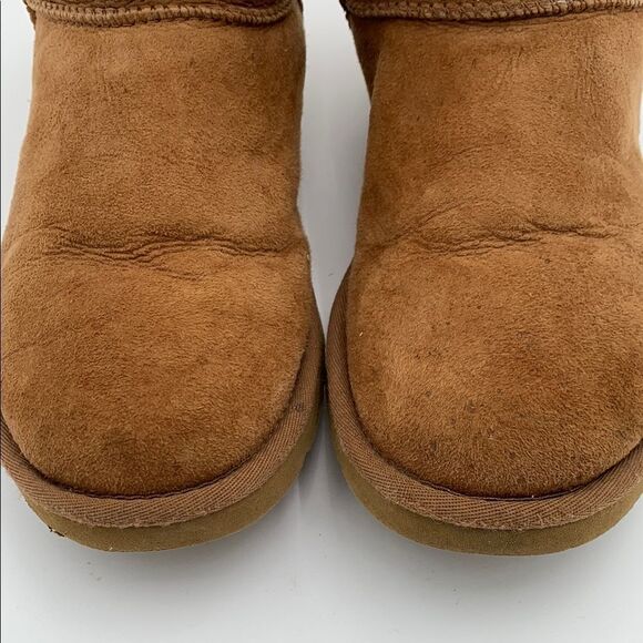 UGG in classic chestnut brown suede leather wool shearling lined Womans size 8 - Picture 4 of 8